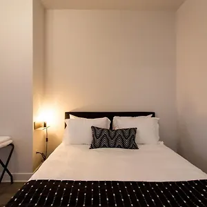 Light Filled 2 Bdr Unit In Mile End By Den Apartment Montreal