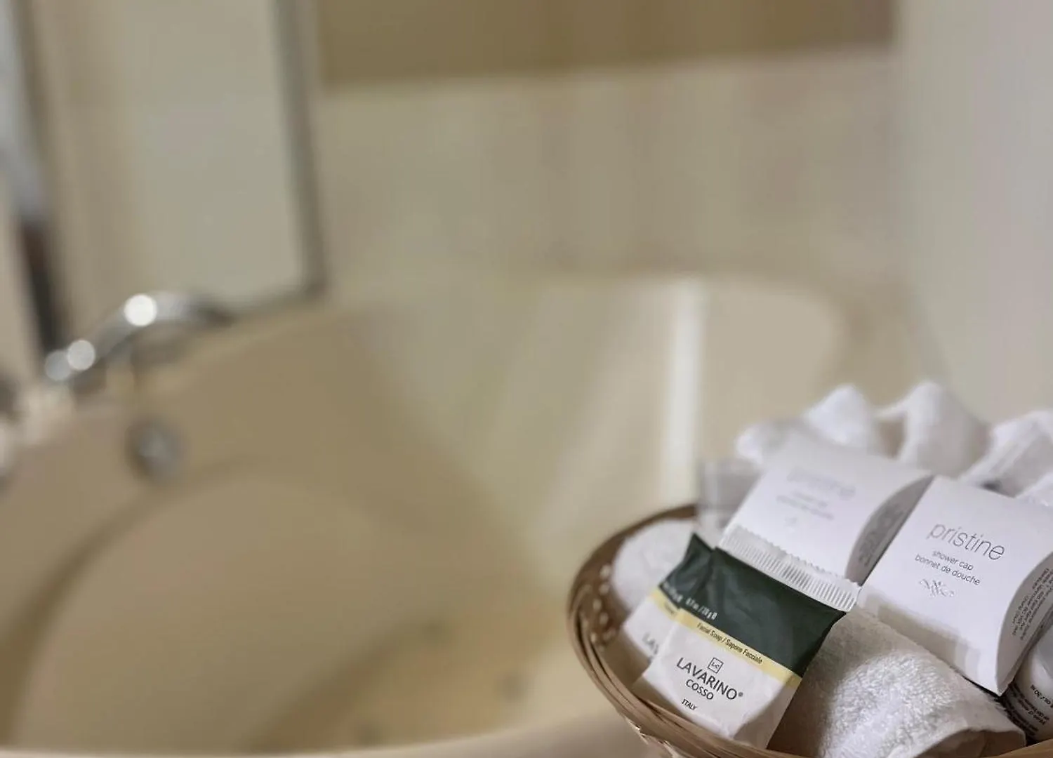 Sidney Waterfront Inn & Suites Hotel