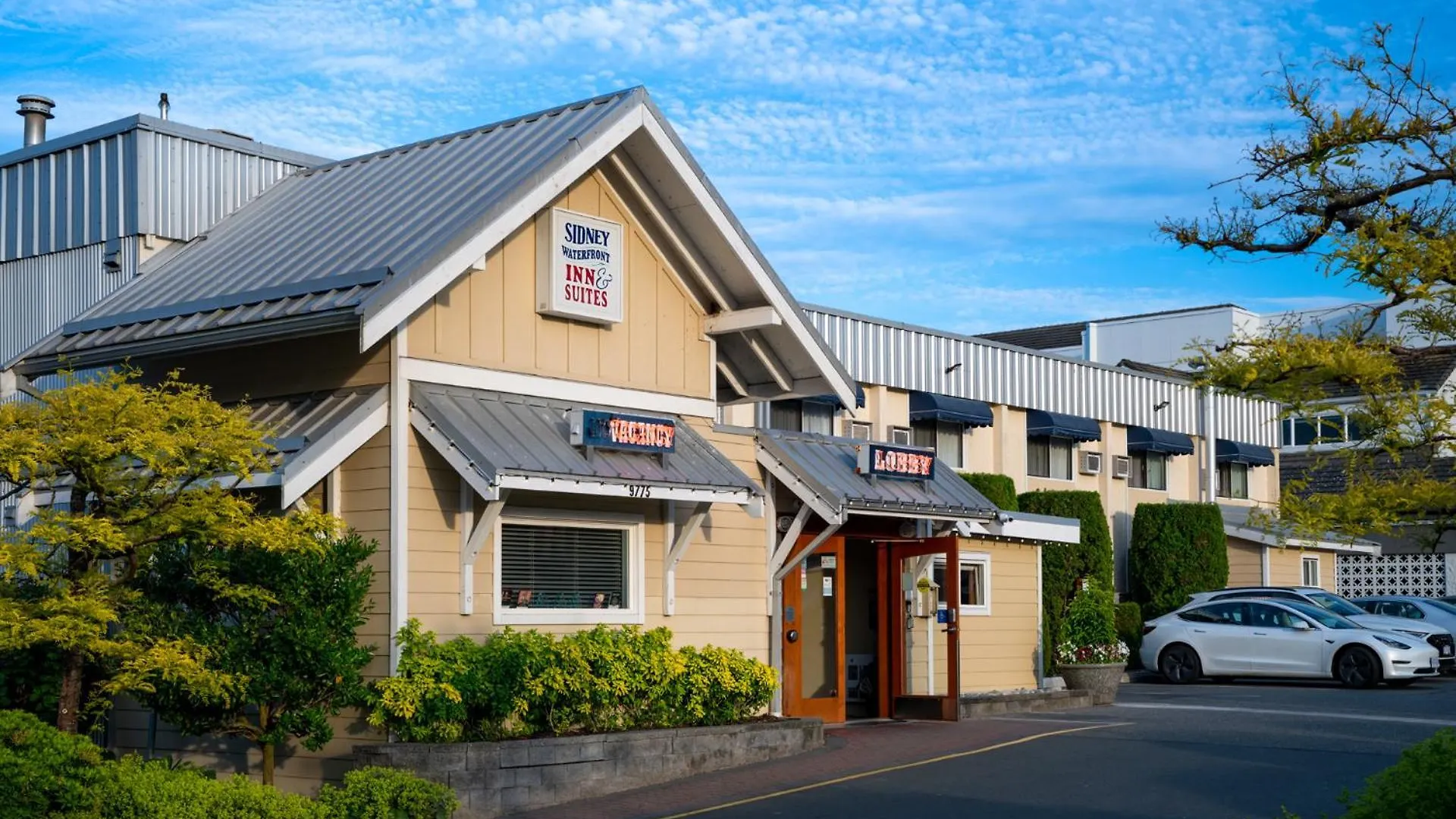 Hotel Sidney Waterfront Inn & Suites